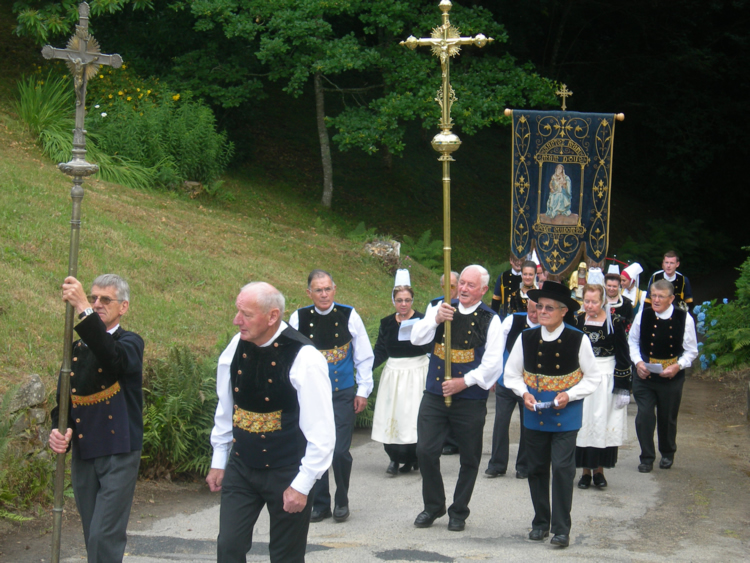 Procession avec la bannière
